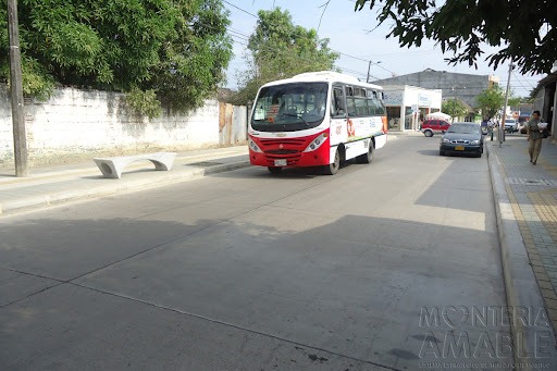 Barrio Vallejo también estrena ruta de transporte público