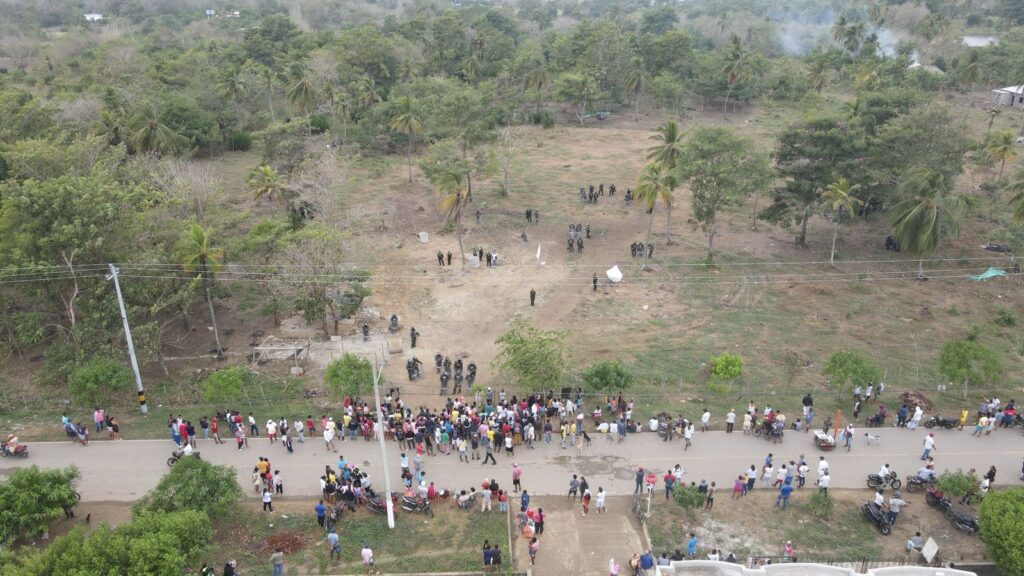 Mega obras de Puerto Escondido están en riesgo por invasión de terrenos