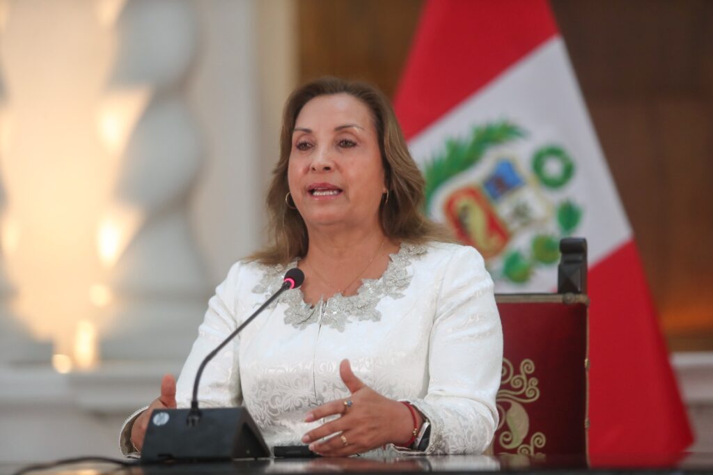 Allanaron la vivienda de Dina Boluarte, presidenta de Perú