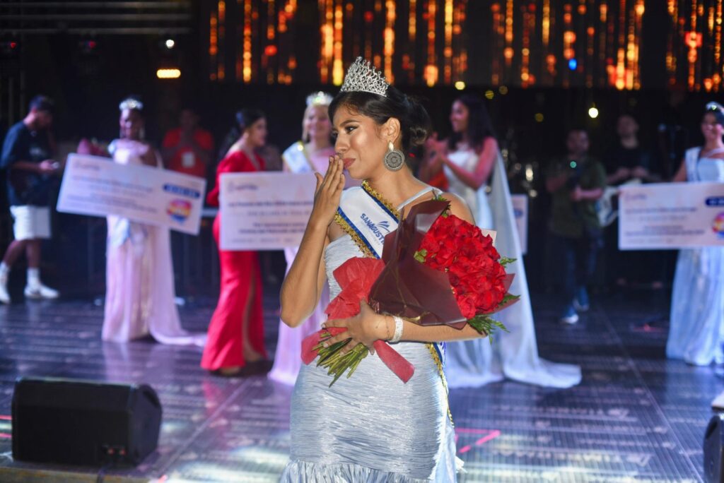 Srta. El Ceibal fue coronada como Reina del Río 2024