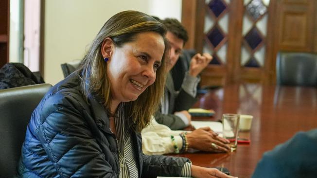 Ella es la nueva ministra de Vivienda: séptima cara nueva en el Gabinete